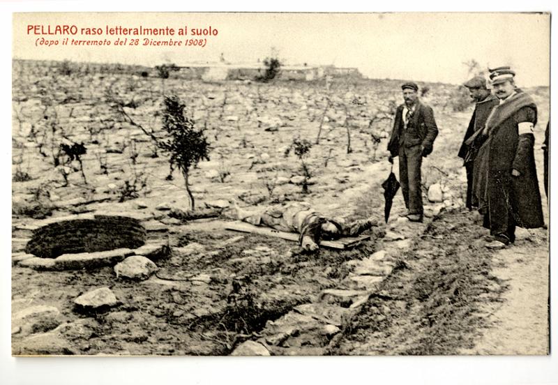 A2P17-e_1.jpg - PELLARO raso letteralmente al suolo (dopo il terremoto del 28 Dicembre 1908)