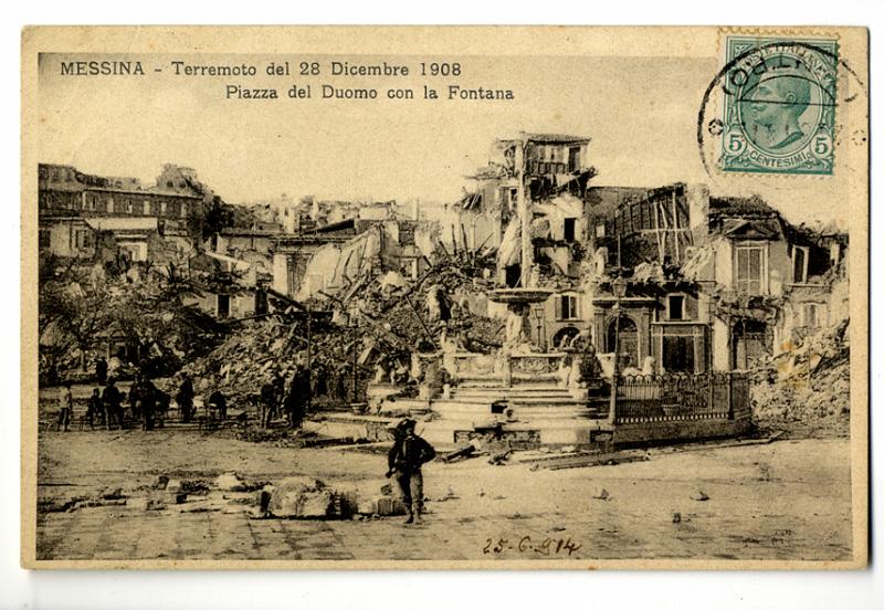 A3P14-e_1.jpg - Messina - Terremoto del 28 Dicembre 1908. Piazza del Duomo con la Fontana