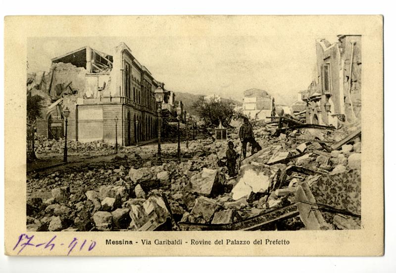 A3P23-b_1.jpg - Messina - Via Garibaldi - Rovine del Palazzo del Prefetto