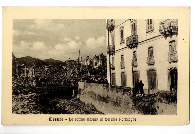 A3P24-a_1.jpg - Messina - Le rovine intorno al torrente Portalegna