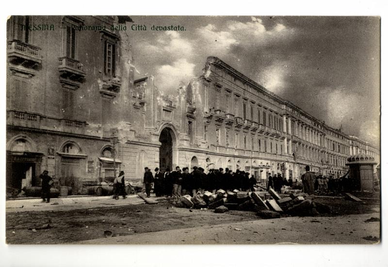 A3P25-d_1.jpg - MESSINA - Panorama della Città devastata.