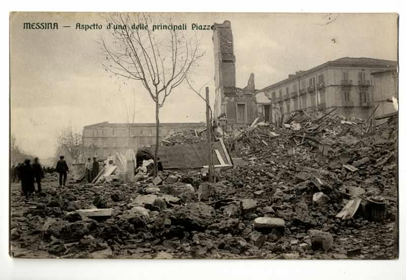 A3P25-f_1.jpg - MESSINA - Aspetto d'una delle principali Piazze.