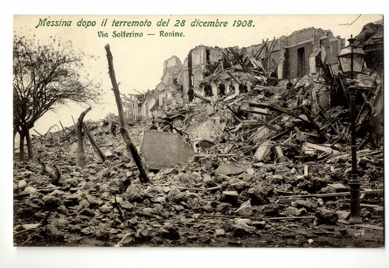 A3P26-a_1.jpg - Messina dopo il terremoto del 28 dicembre 1908. Via Solferino - Rovine.