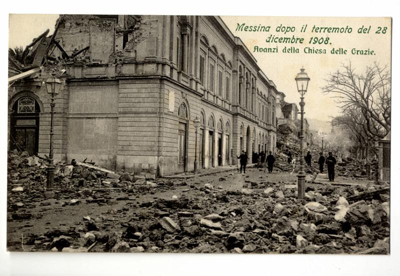 A3P26-c_1.jpg - Messina dopo il terremoto del 28 dicembre 1908. Avanzi della Chiesa delle Grazie.