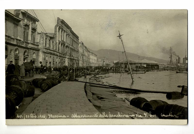 A3P38-a_1.jpg - 40. (28-Dic.1908) Messina - Abbassamento della banchina in Via V. Em. L. Martinez