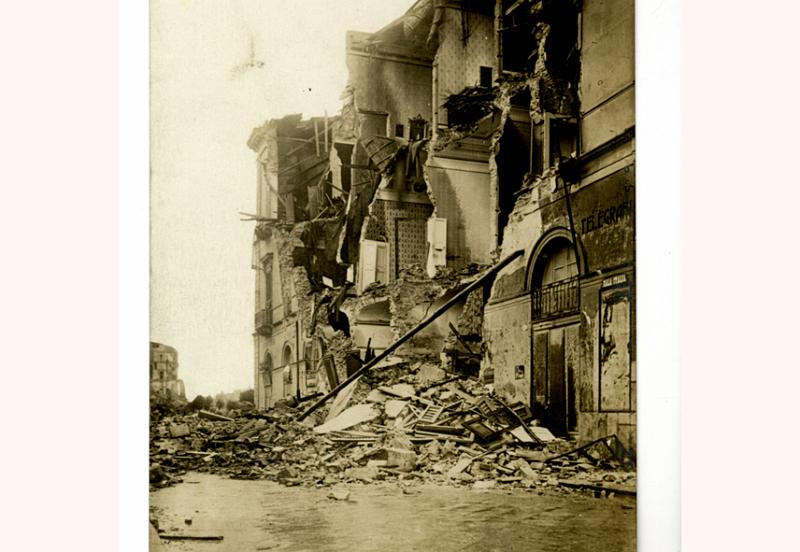 A3P40-f_1.jpg - Messina dopo il terremoto - Il palazzo delle RR. Poste e Telegrafo
