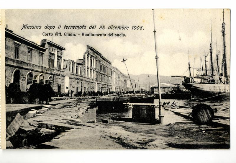 A3P47-d_1.jpg - Messina dopo il terremoto del 28 dicembre 1908. Corso Vitt. Eman. - Avallamento del suolo.