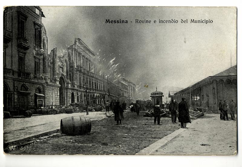A3P50-c_1.jpg - Messina - Rovine e incendio del Municipio