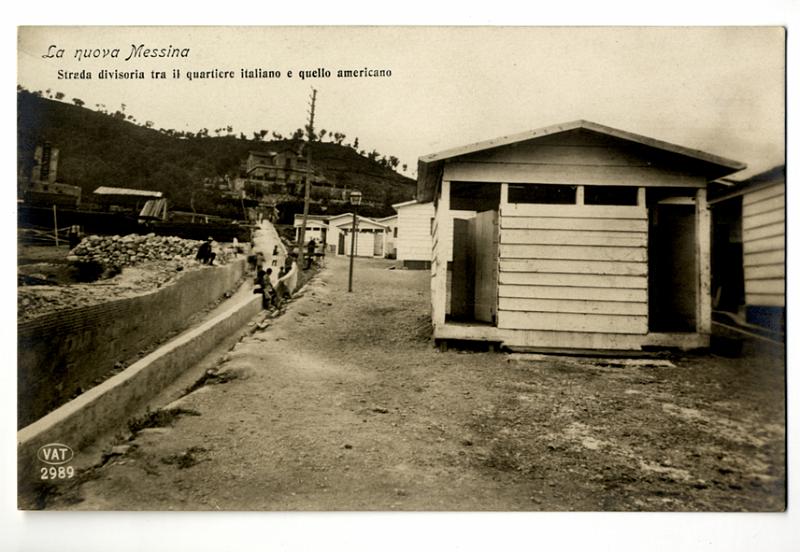 A3P54-c_1.jpg - La nuova Messina - Strada divisoria tra il quartiere italiano e quello americano