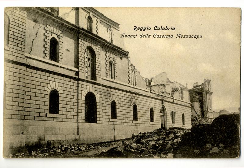 A2P13-a_1.jpg - Reggio Calabria - Avanzi della Caserma Mezzacapo