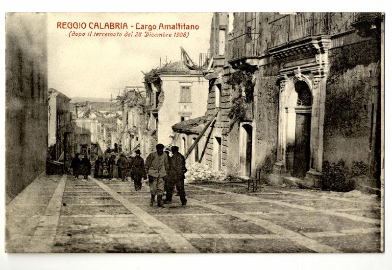 A2P17-b_1.jpg - REGGIO CALABRIA - Largo Amalfitano (dopo il terremoto del 28 Dicembre 1908)