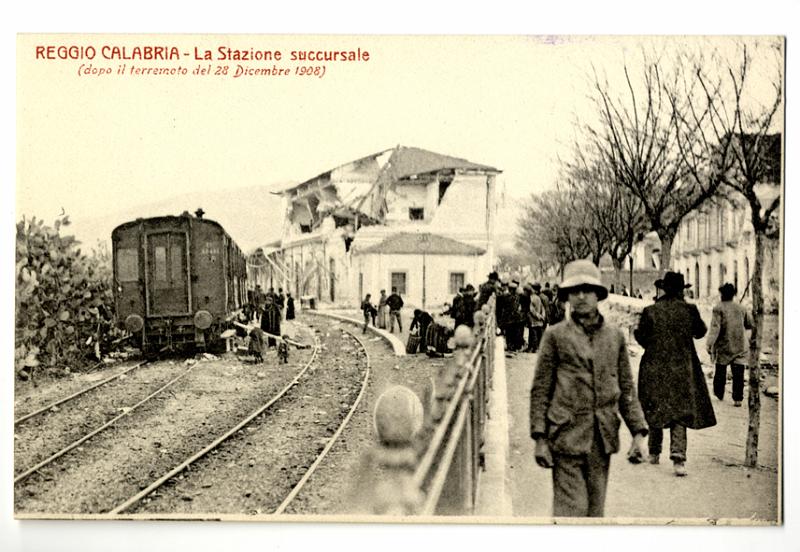A2P18-d_1.jpg - REGGIO CALABRIA - La Stazione succursale (dopo il terremoto del 28 Dicembre 1908)