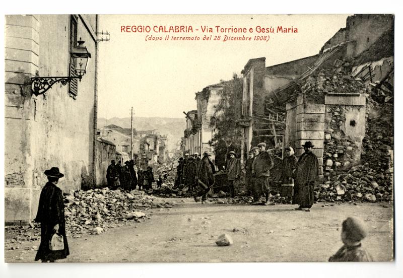A2P18-e_1.jpg - Reggio Calabria - Via Torrione e Gesù Maria (dopo il terremoto del 28 Dicembre 1908)